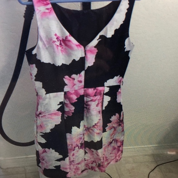 Floral Sleeveless Dress - Picture 2 of 3